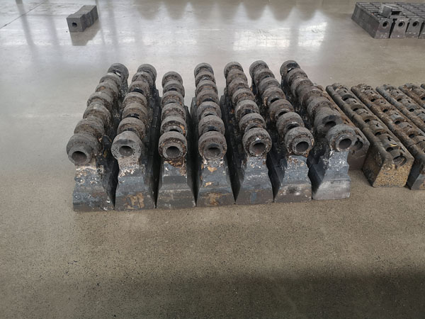 广州市双金属复合锤头生产现场